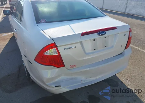 2010 Ford Fusion Se z USA, uszkodzony, nr VIN 3FAHP0HA6AR305716